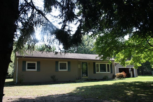 1807 W River Road, Laketon Twp, MI 49445