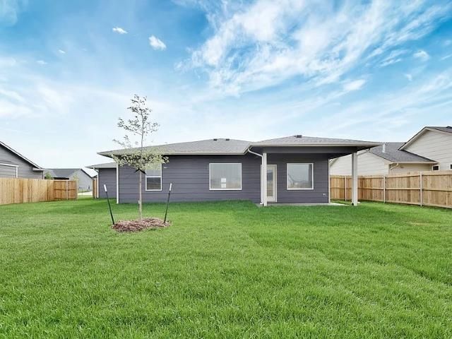 695 W Long Path Ct, Goddard, KS 67052