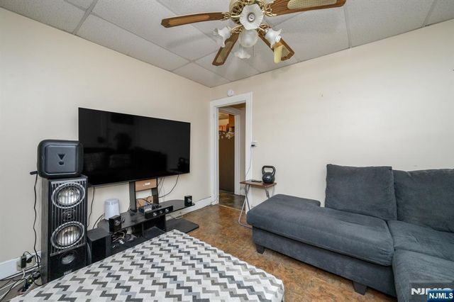 427-429 N 12th Street, Newark, NJ 07107