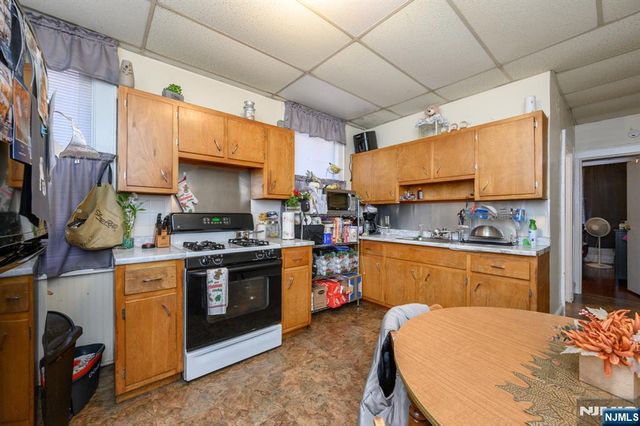 427-429 N 12th Street, Newark, NJ 07107