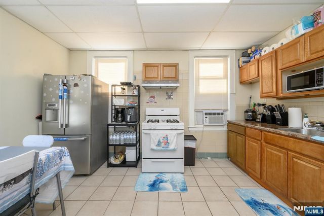 427-429 N 12th Street, Newark, NJ 07107