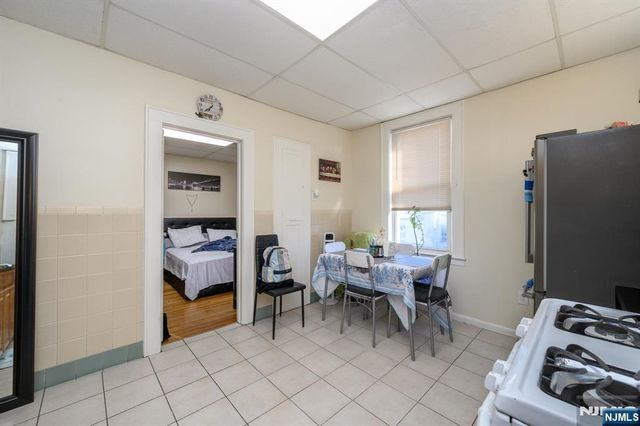 427-429 N 12th Street, Newark, NJ 07107