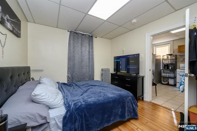 427-429 N 12th Street, Newark, NJ 07107