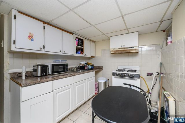 427-429 N 12th Street, Newark, NJ 07107