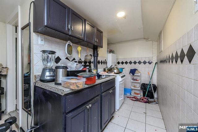 427-429 N 12th Street, Newark, NJ 07107