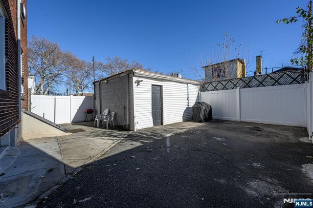 427-429 N 12th Street, Newark, NJ 07107