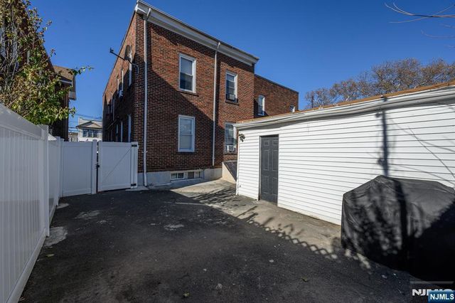 427-429 N 12th Street, Newark, NJ 07107