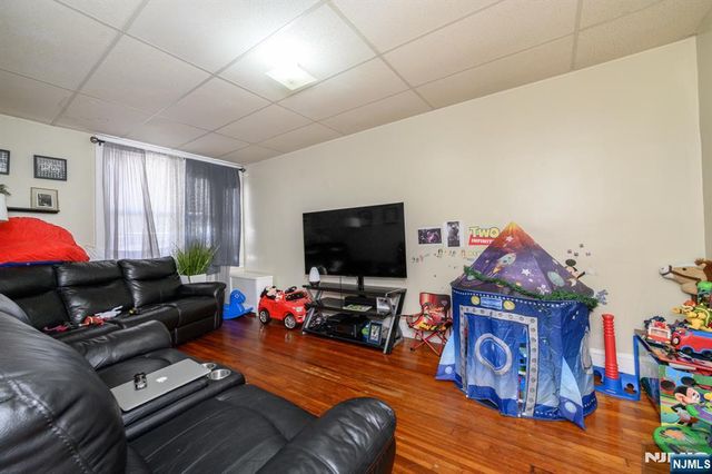 427-429 N 12th Street, Newark, NJ 07107