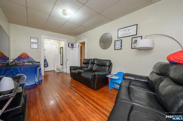 427-429 N 12th Street, Newark, NJ 07107