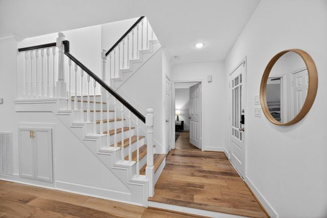 32 Mellow Leaf Court, The Woodlands, TX 77381