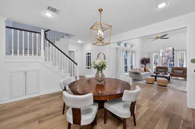 32 Mellow Leaf Court, The Woodlands, TX 77381