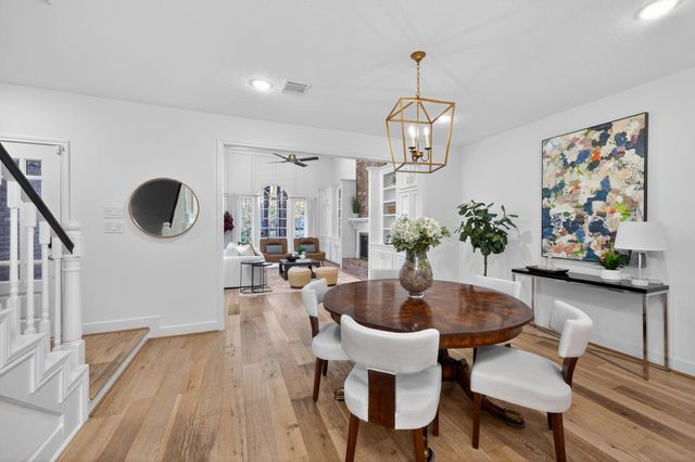 32 Mellow Leaf Court, The Woodlands, TX 77381