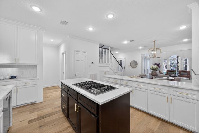 32 Mellow Leaf Court, The Woodlands, TX 77381