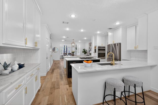 32 Mellow Leaf Court, The Woodlands, TX 77381