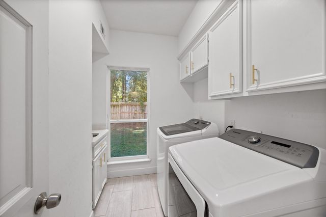 32 Mellow Leaf Court, The Woodlands, TX 77381