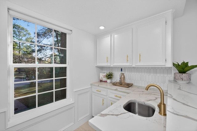 32 Mellow Leaf Court, The Woodlands, TX 77381