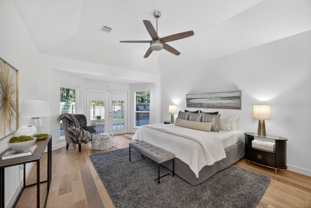 32 Mellow Leaf Court, The Woodlands, TX 77381