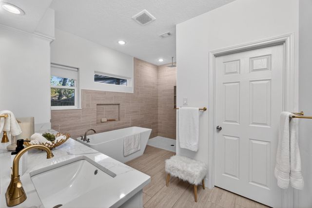 32 Mellow Leaf Court, The Woodlands, TX 77381