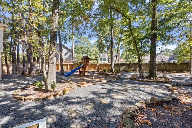 32 Mellow Leaf Court, The Woodlands, TX 77381