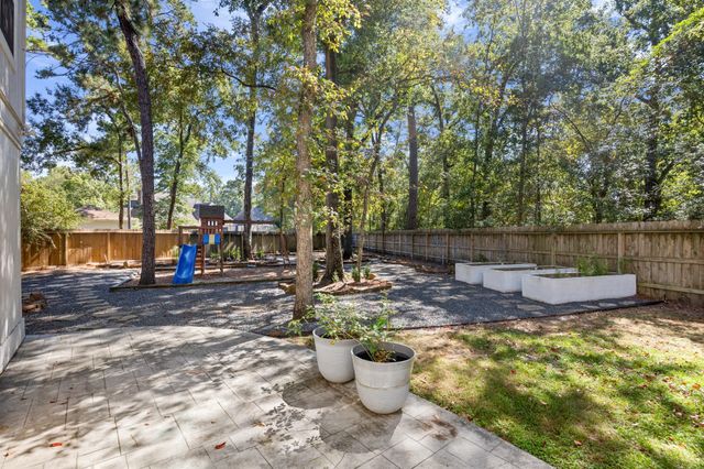 32 Mellow Leaf Court, The Woodlands, TX 77381