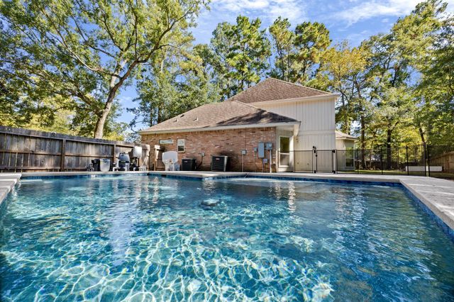 32 Mellow Leaf Court, The Woodlands, TX 77381