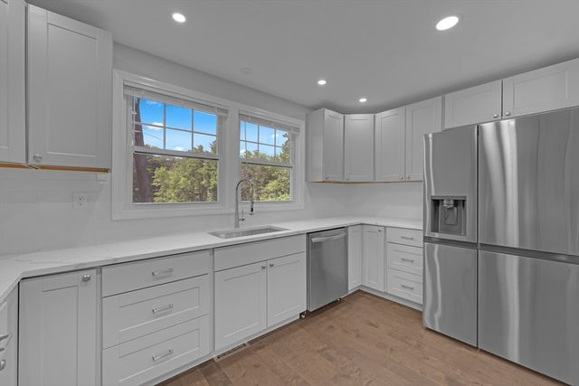 14 Hillside Road, Northborough, MA 01532