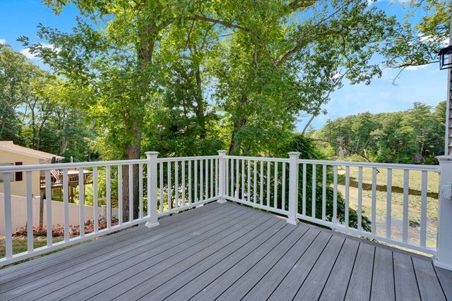14 Hillside Road, Northborough, MA 01532