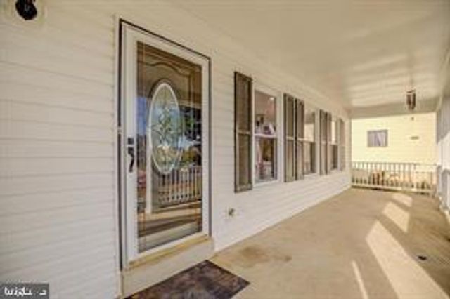 203 KEYES CT, Sterling, VA 20164