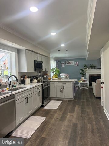 203 KEYES CT, Sterling, VA 20164