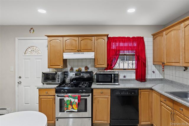 79 Union Place, Hempstead, NY 11550