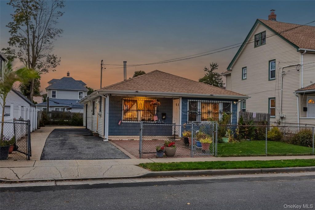 79 Union Place, Hempstead, NY 11550