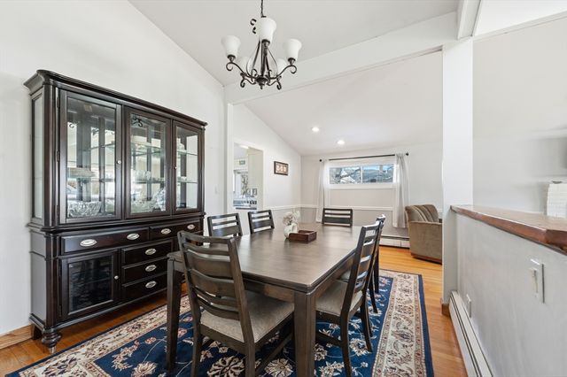 16 Manor Ave, Burlington, MA 01803