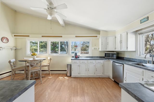 16 Manor Ave, Burlington, MA 01803