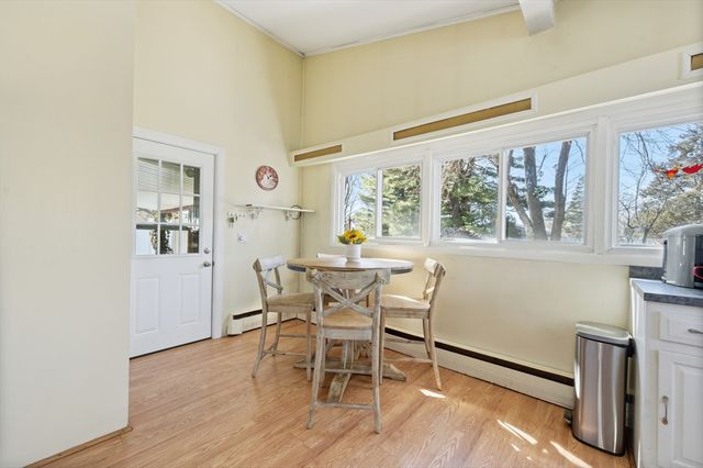 16 Manor Ave, Burlington, MA 01803