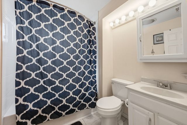 16 Manor Ave, Burlington, MA 01803