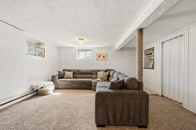 16 Manor Ave, Burlington, MA 01803