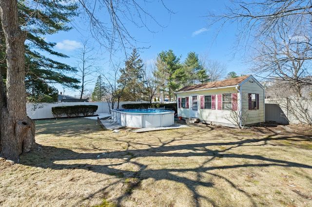 16 Manor Ave, Burlington, MA 01803