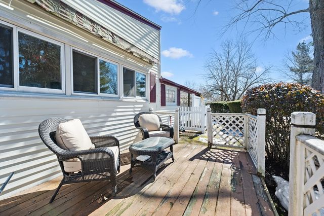 16 Manor Ave, Burlington, MA 01803