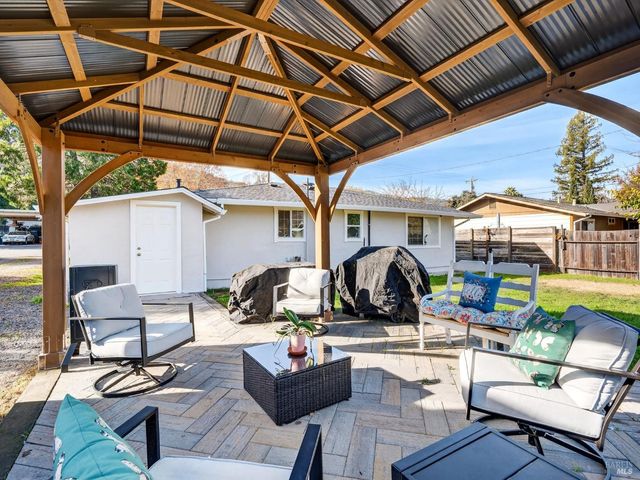 1741 Adams St, Ukiah, CA 95482