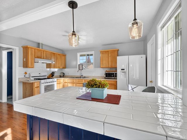 1741 Adams St, Ukiah, CA 95482