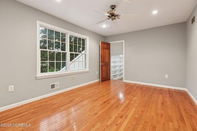 8 Aspen Court, Holmdel, NJ 07733