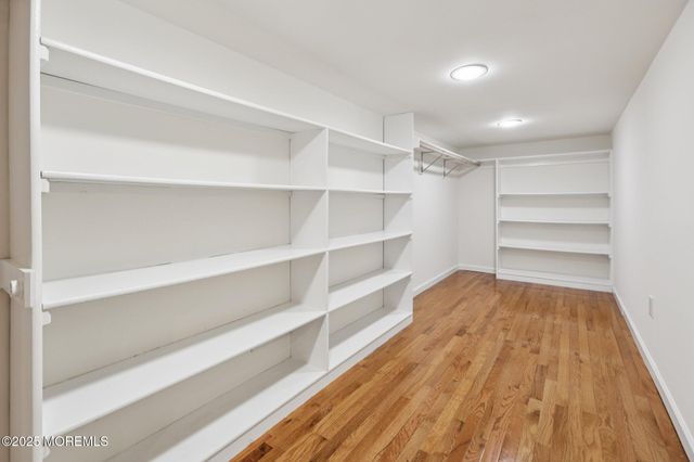 8 Aspen Court, Holmdel, NJ 07733