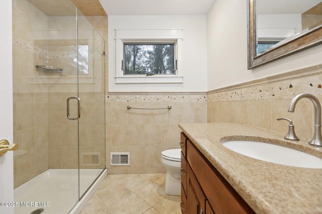 8 Aspen Court, Holmdel, NJ 07733