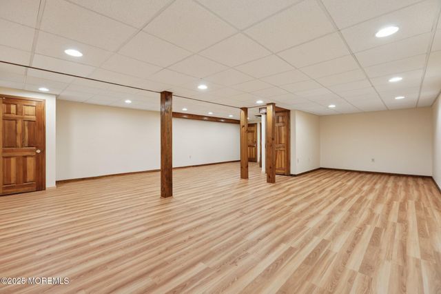 8 Aspen Court, Holmdel, NJ 07733