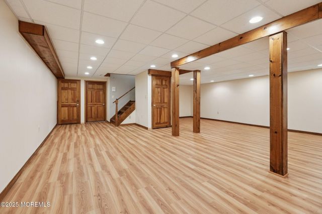 8 Aspen Court, Holmdel, NJ 07733