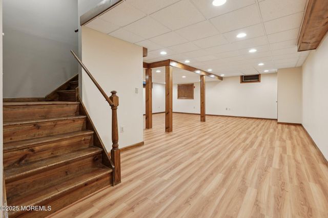 8 Aspen Court, Holmdel, NJ 07733