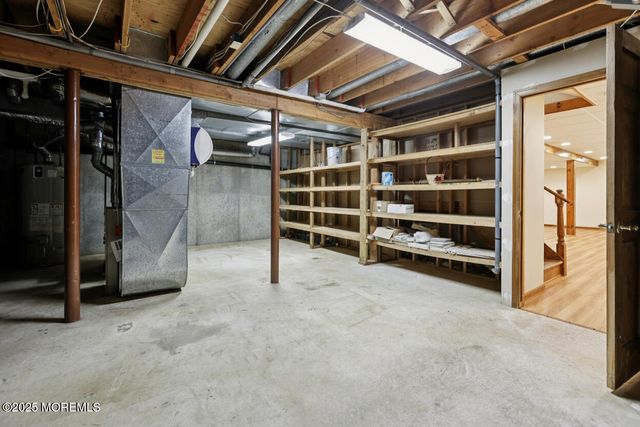 8 Aspen Court, Holmdel, NJ 07733