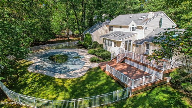 8 Aspen Court, Holmdel, NJ 07733