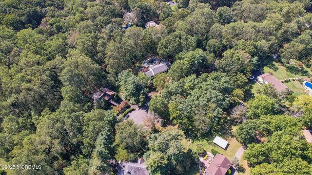 8 Aspen Court, Holmdel, NJ 07733