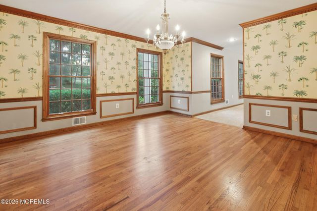 8 Aspen Court, Holmdel, NJ 07733